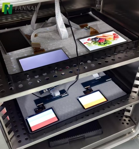 Display screen constant temperature experiment