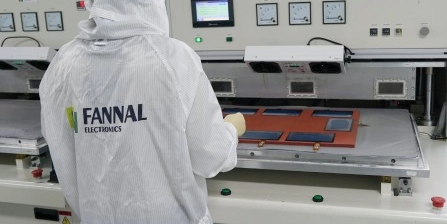 Comment la liaison optique am&eacute;liore la lisibilit&eacute; et la durabilit&eacute; de l'&eacute;cran IPS